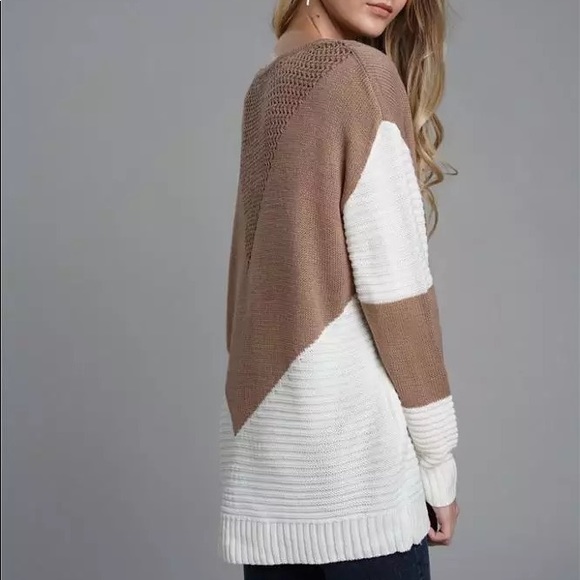 GRACEY’S // Color Block Oversized Pullover Sweater - Picture 2 of 8